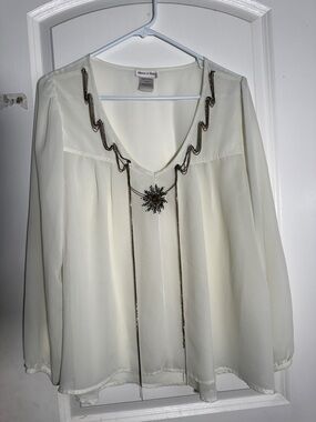 Monroe & Main Cream Chiffon V-Neck Blouse with Chain Detail